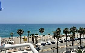 First Line Apartment Sea Views With Pool And Free Parking